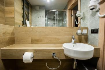 Halo | Warszawa | Galeria 44