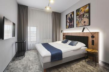 Halo | Warszawa | Galeria 10